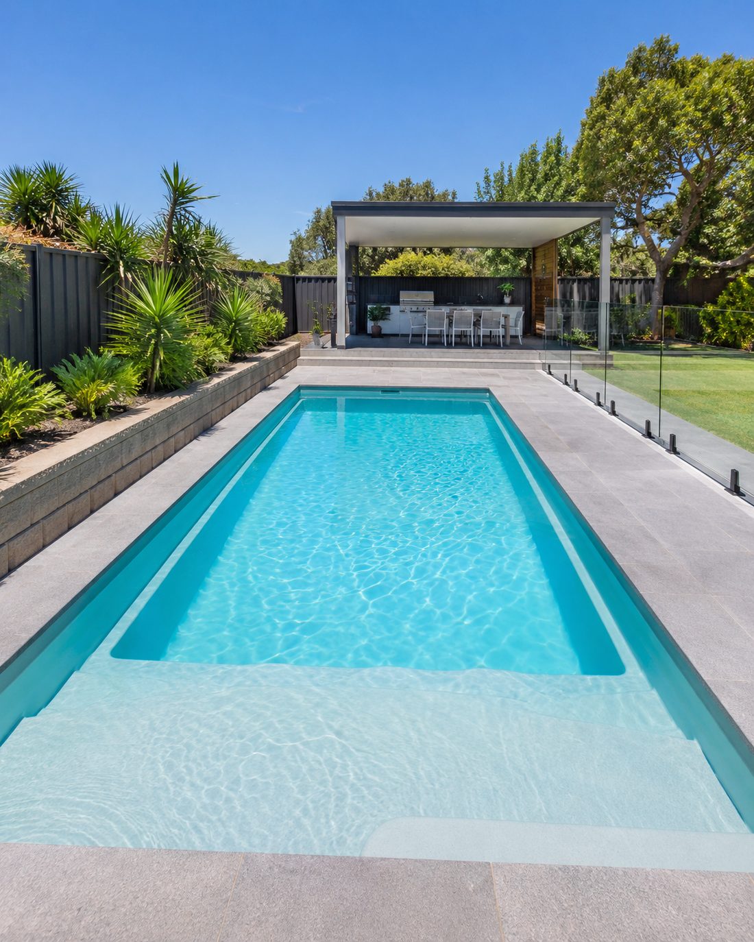 Fibreglass swimming pool